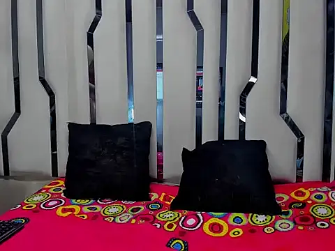 Alaia Blosson online show from April 5, 2026, 9:54 pm