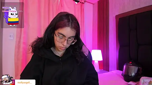 Molly A online show from July 7, 2026, 3:26 pm