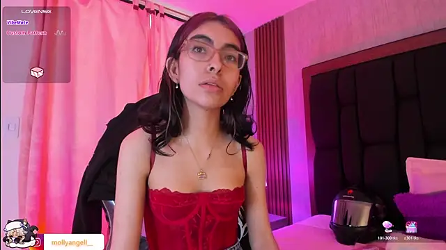 Molly A online show from July 21, 2026, 3:35 pm