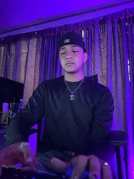 deaross  online show from March 16, 2026, 9:39 pm