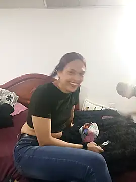 Alisson-Miller online show from April 13, 2026, 8:02 pm