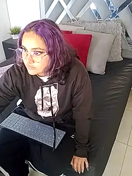 Liily Foxxy online show from April 23, 2026, 10:44 am