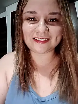 Snapshot of jennyyhottt chatting on April 15, 2026, 6:52 am jennyyhottt online show from April 15, 2026, 6:52 am