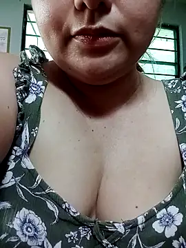 Snapshot of jennyyhottt chatting on May 1, 2026, 6:02 pm jennyyhottt online show from May 1, 2026, 6:02 pm