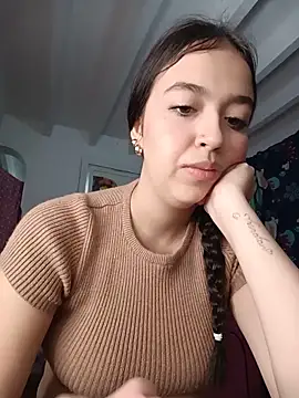 Snapshot of Kitty_Loveee chatting on May 18, 2026, 9:52 pm Kitty Loveee online show from May 18, 2026, 9:52 pm