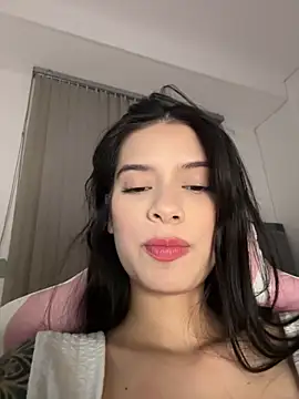 Valen Gia online show from March 22, 2026, 1:09 am