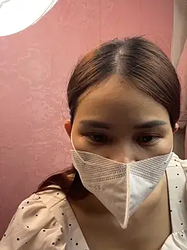 Snapshot of Emma_2603 chatting on April 3, 2026, 1:39 pm Emma 2603 online show from April 3, 2026, 1:39 pm