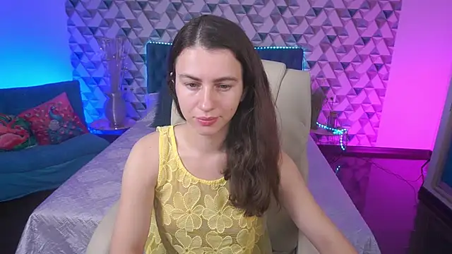 Snapshot of LittleJulii chatting on June 2, 2026, 1:00 pm LittleJulii online show from June 2, 2026, 1:00 pm