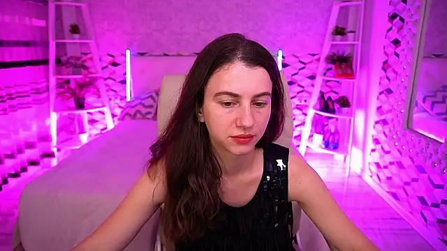 Snapshot of LittleJulii chatting on June 10, 2026, 7:37 pm LittleJulii online show from June 10, 2026, 7:37 pm