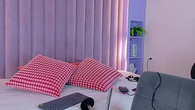 Meganlove   online show from July 8, 2026, 2:46 am
