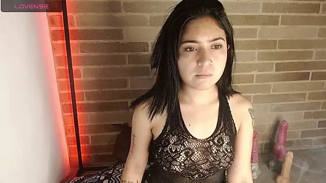 sweet-little online show from May 17, 2026, 12:27 pm