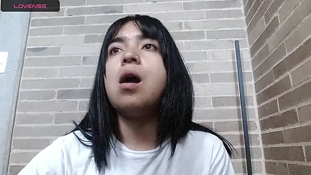 sweet-little online show from June 2, 2026, 12:05 pm