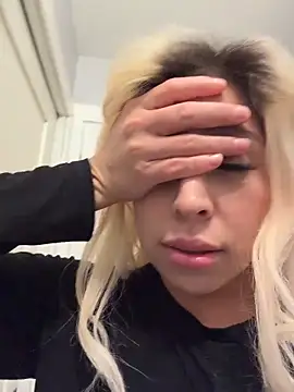 mxmxee online show from March 28, 2026, 3:07 am