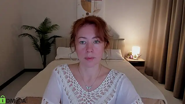 Snapshot of LeticiaRomano chatting on May 24, 2026, 4:01 am LeticiaRomano online show from May 24, 2026, 4:01 am