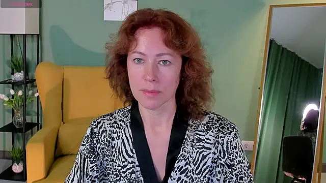 Snapshot of LeticiaRomano chatting on June 15, 2026, 4:12 am LeticiaRomano online show from June 15, 2026, 4:12 am