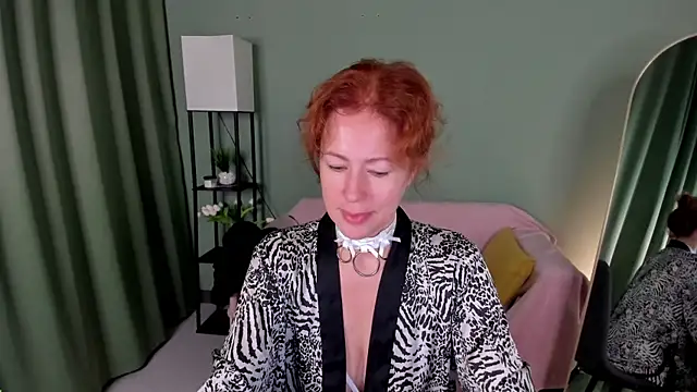LeticiaRomano online show from July 25, 2026, 4:09 am