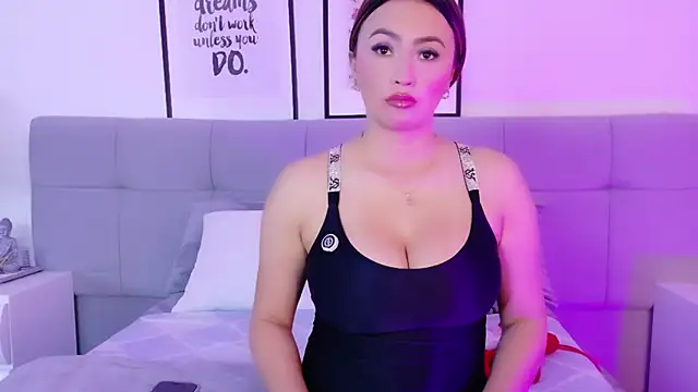 Katalina Alvarezz online show from May 21, 2026, 7:44 pm