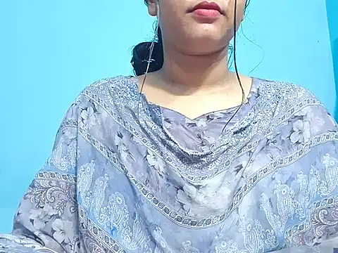 Snapshot of Emma_4433 chatting on May 20, 2026, 5:32 pm Emma 4433 online show from May 20, 2026, 5:32 pm