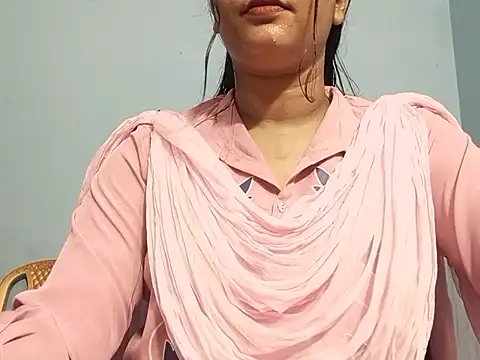 Emma 4433 online show from April 21, 2026, 6:03 pm