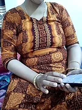 Miss-Akhi5500 online show from April 29, 2026, 9:57 am