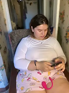 Snapshot of Nenssy555 chatting on July 13, 2026, 2:49 pm Nenssy555 online show from July 13, 2026, 2:49 pm