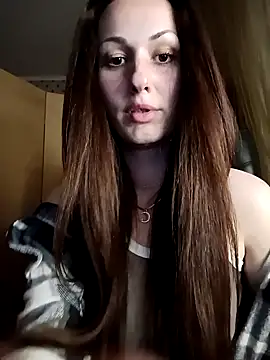 Snapshot of LunaCrystall chatting on April 19, 2026, 6:21 pm LunaCrystall online show from April 19, 2026, 6:21 pm