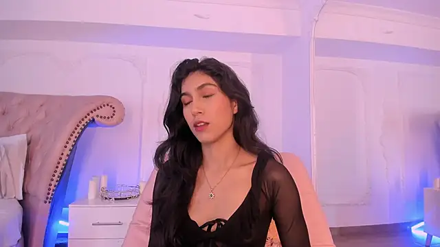 LucianaBlanco  online show from May 19, 2026, 9:00 pm