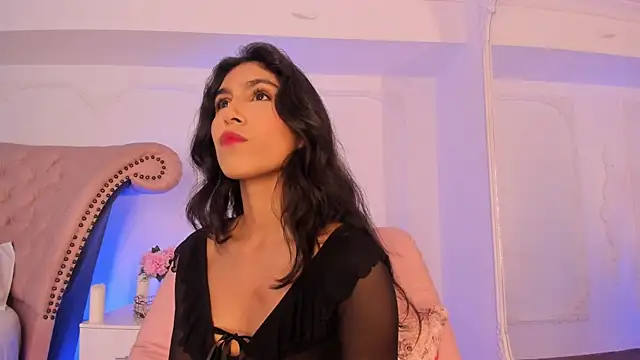 LucianaBlanco  online show from April 24, 2026, 8:44 pm