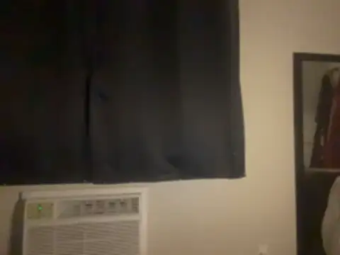 laycieizlaceddd online show from April 8, 2026, 7:10 am