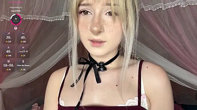 Snapshot of OnlyEva1 chatting on July 9, 2026, 9:43 am OnlyEva1 online show from July 9, 2026, 9:43 am