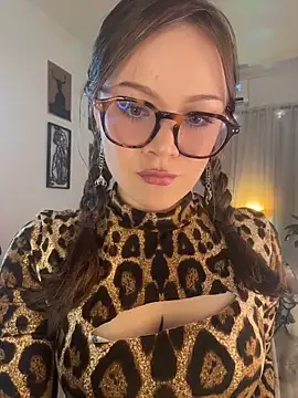 Snapshot of Tallulah_Kinky chatting on May 20, 2026, 5:43 pm Tallulah Kinky online show from May 20, 2026, 5:43 pm