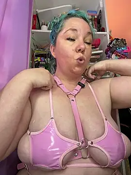 Snapshot of KawaiiKiki_247 chatting on July 10, 2026, 1:55 pm KawaiiKiki 247 online show from July 10, 2026, 1:55 pm