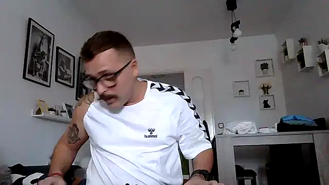 yanick931 online show from April 23, 2026, 10:44 am