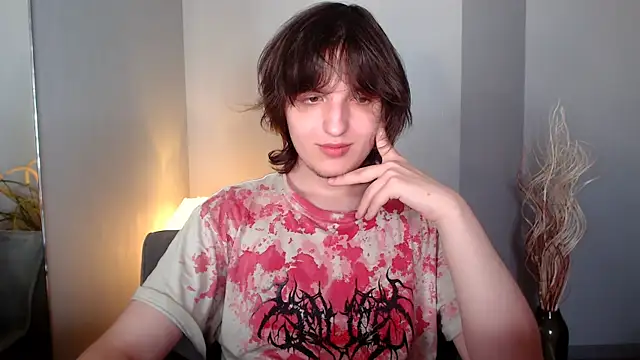 delalex online show from June 17, 2026, 8:52 pm