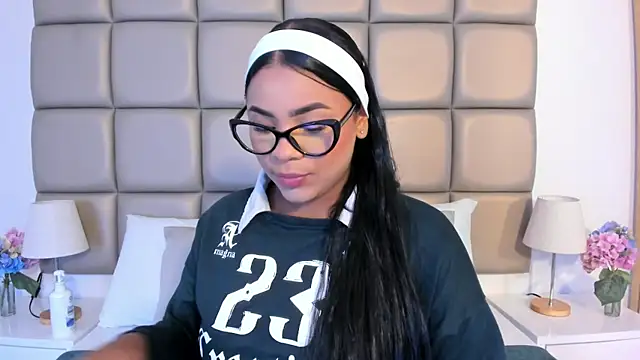 lilly williamss online show from April 24, 2026, 3:30 am