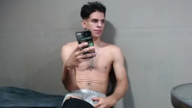 ConradGrayson78 online show from April 2, 2026, 11:44 pm