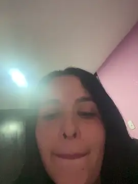 leila moretti online show from May 5, 2026, 2:25 am