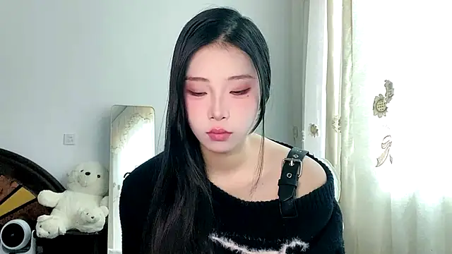 yiyibaby2026 online show from April 21, 2026, 2:47 am