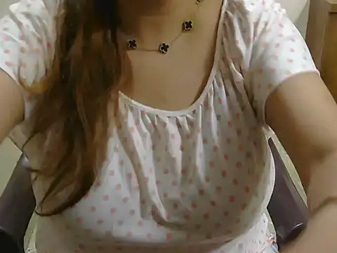 Snapshot of spicy_Zara chatting on June 6, 2026, 10:09 am spicy Zara online show from June 6, 2026, 10:09 am