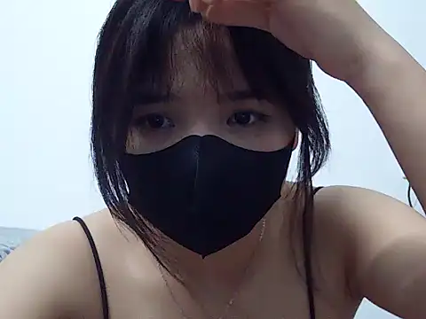 VyVy18 online show from April 16, 2026, 3:35 pm