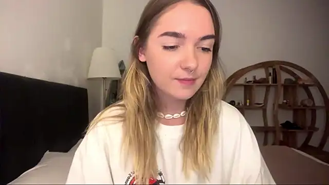 RoxyWet online show from June 12, 2026, 1:53 pm
