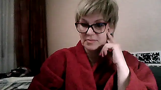 Snapshot of TatkaYang chatting on March 17, 2026, 8:34 pm TatkaYang online show from March 17, 2026, 8:34 pm