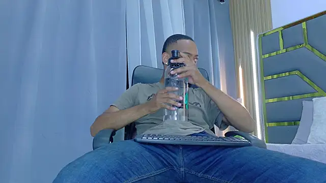 Oliver bigblack cock online show from March 26, 2026, 5:55 pm