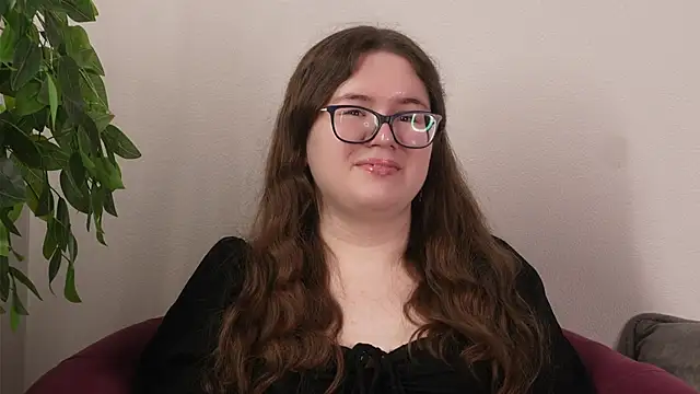 LinseyBellisario online show from March 18, 2026, 7:33 am