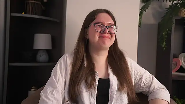 LinseyBellisario online show from March 15, 2026, 9:27 am