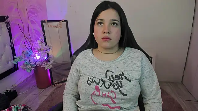 Snapshot of Julieth_Caandy chatting on August 5, 2026, 12:32 pm Julieth Caandy online show from August 5, 2026, 12:32 pm