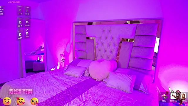 Snapshot of Afroditas_11 chatting on March 18, 2026, 12:41 pm Afroditas 11 online show from March 18, 2026, 12:41 pm