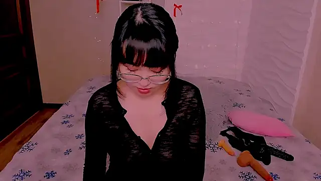 Akiko Yun online show from June 17, 2026, 12:54 am