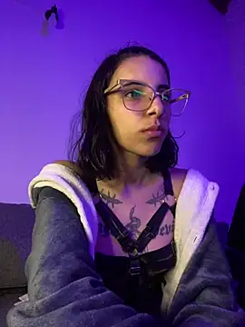 Poison Ivy 29 online show from April 27, 2026, 10:08 pm