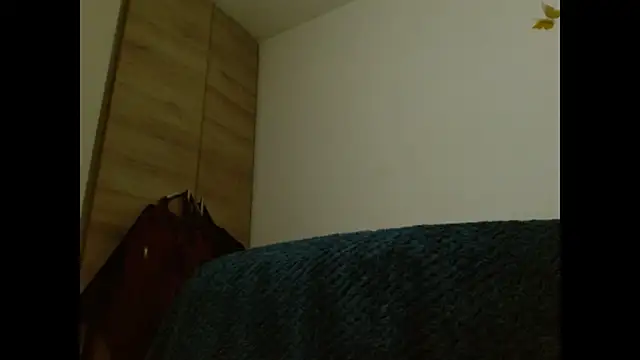 Ellamontt online show from March 18, 2026, 3:13 pm